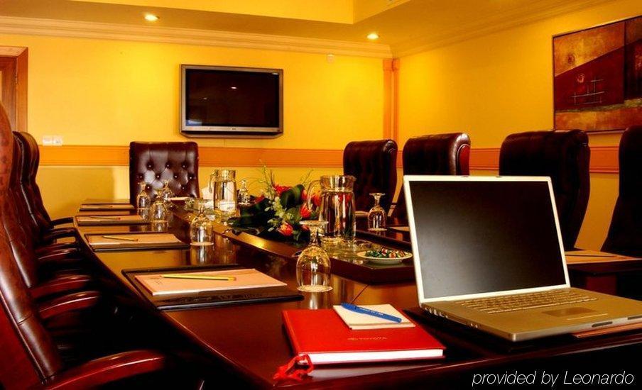 Grand Safir Hotel Manama Business photo